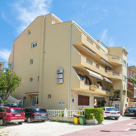 Apartments Barba Tucepi Exterior photo