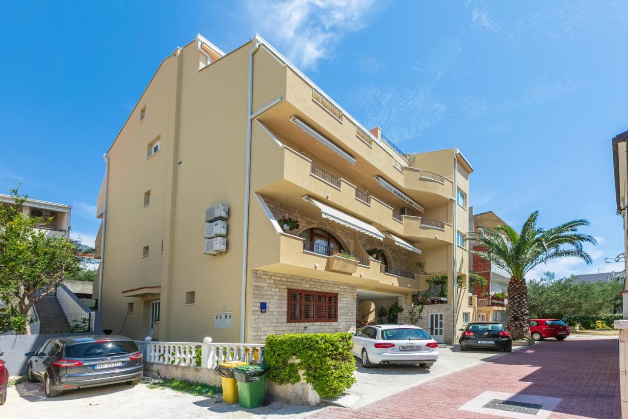 Apartments Barba Tucepi Exterior photo